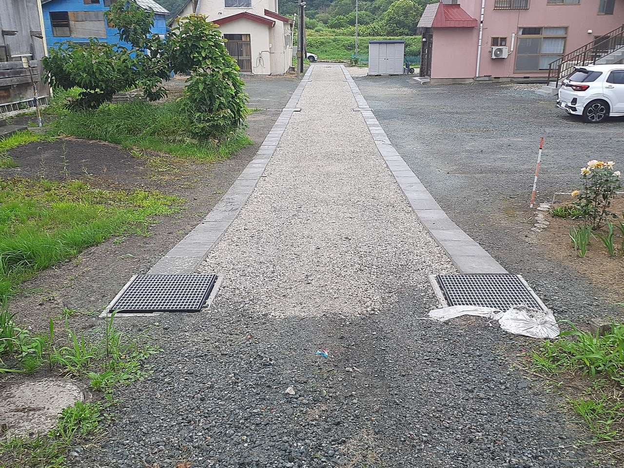 r4_paving12_4.jpg